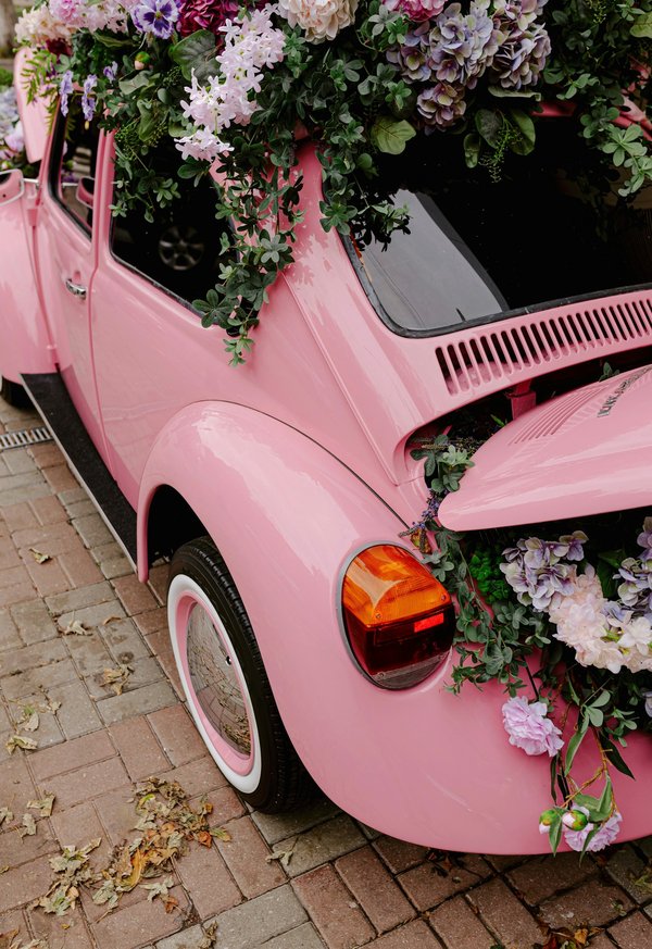 Location voiture mariage : vintage et élégance pour votre jour j